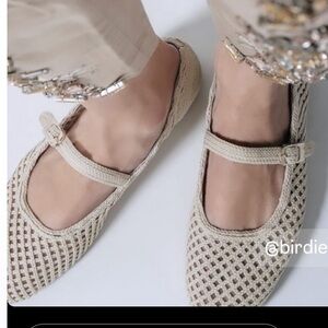 Birdies hummingbird Mary Jane’s size 8.5